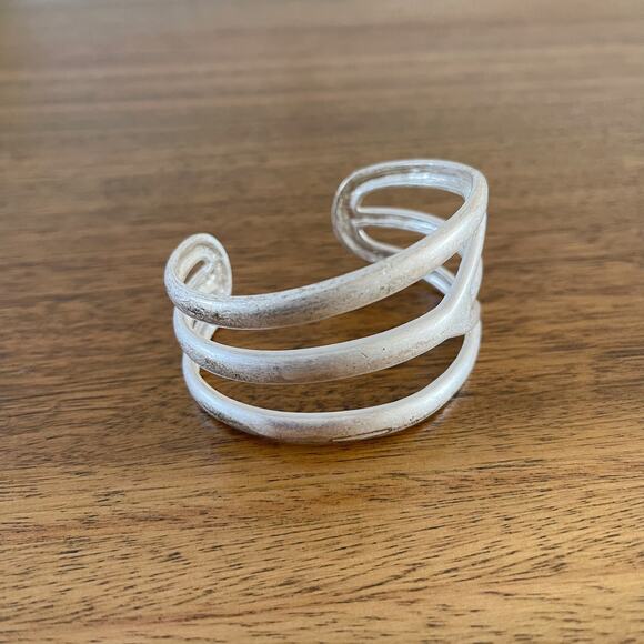 Silver Tone Adjustable Cuff Bracelet Fashion Costume Wavy Lined - Picture 2 of 4